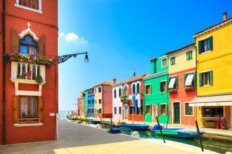 Discovering The Gems Of The Lagoon (Murano and Burano)