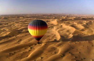 Dubai: Volo in mongolfiera nel deserto con colazione