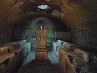 Tour of the catacombs of underground Rome
