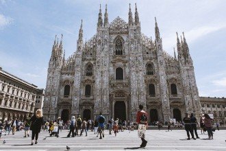 Guided tour of the Terraces of the Milan Cathedral with ascent via stairways